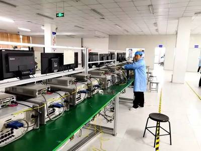 淮北新電子廠首張手機(jī)主板誕生，技術(shù)研發(fā)崗位報(bào)名者絡(luò)繹不絕